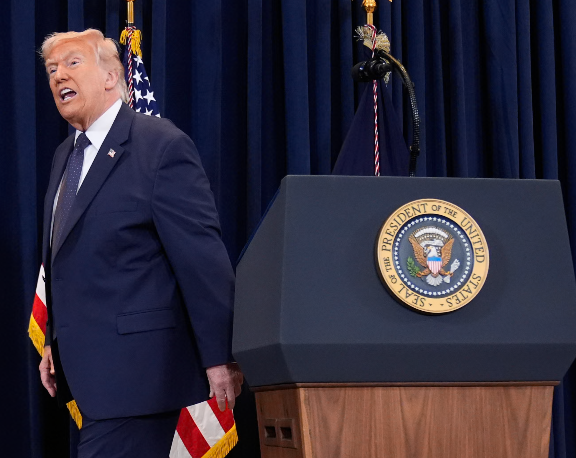 Д.Трамп Ирантай холбоотой дайн тун удахгүй дуусаж магадгүй гэсний дараа газрын тосны үнэ огцом буурлаа